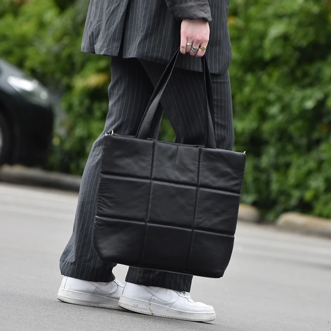 DIMAGINI Lume Padded Shopper 14" Black 4 DIMAGINI Lume Padded Shopper 14" Black - Afbeelding 2