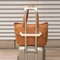 FMME. Caithy 15.6 Workingbag Croco Brown -Mode Tassen image 8343