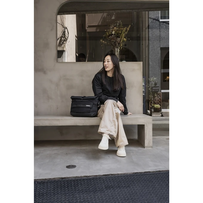 Thule Paramount Crossbody 14L Black 4 Thule Paramount Crossbody 14L Black - Afbeelding 2